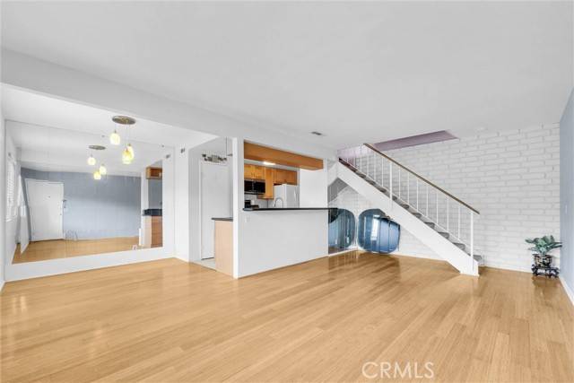 1085 Sierra Madre Avenue #3, Azusa, CA 91702
