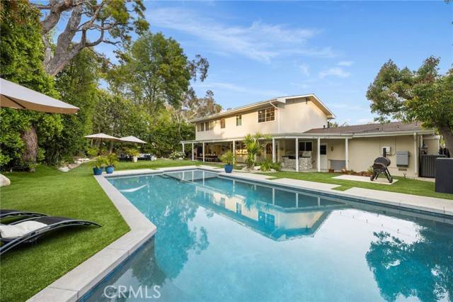 Woodland Hills, CA 91367,5725 Blanco Avenue