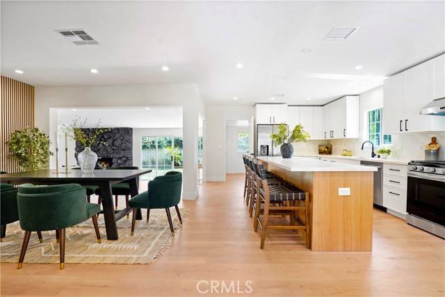 18324 Sylvan Street, Tarzana, CA 91335