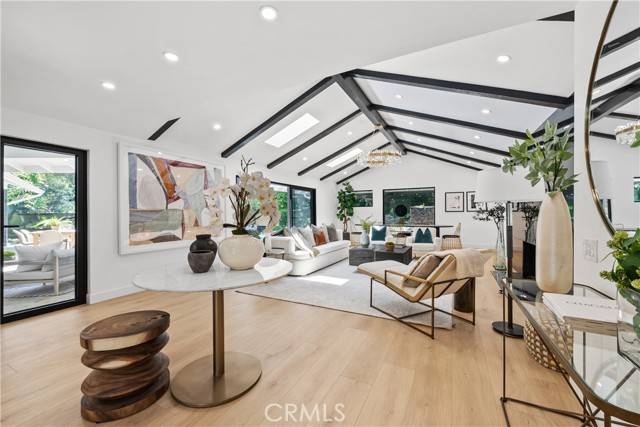 3985 Hampstead Road, La Canada Flintridge, CA 91011