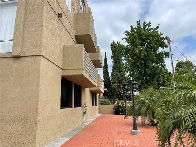 14105 Califa Street #103, Sherman Oaks, CA 91401