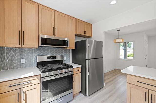 Encino, CA 91316,5826 Jamieson Avenue