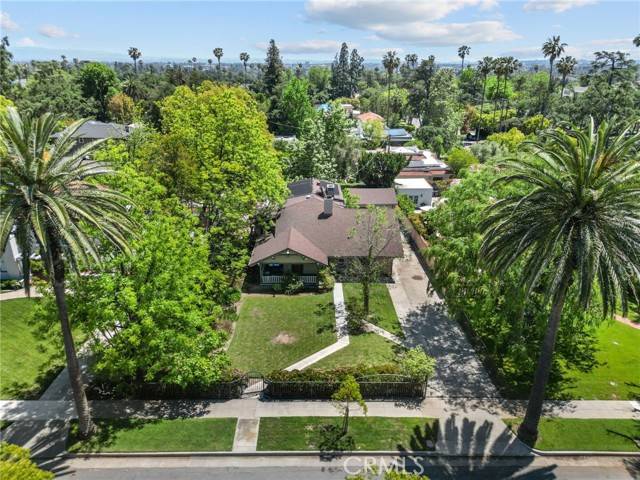 Pasadena, CA 91104,1156 E Howard Street