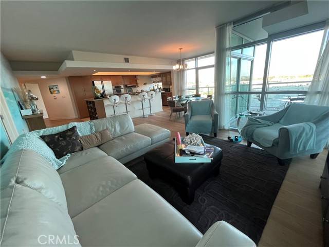 Marina Del Rey, CA 90292,13700 Marina Pointe Drive #924