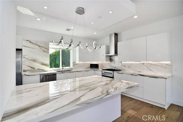 Sherman Oaks, CA 91403,4831 Saloma