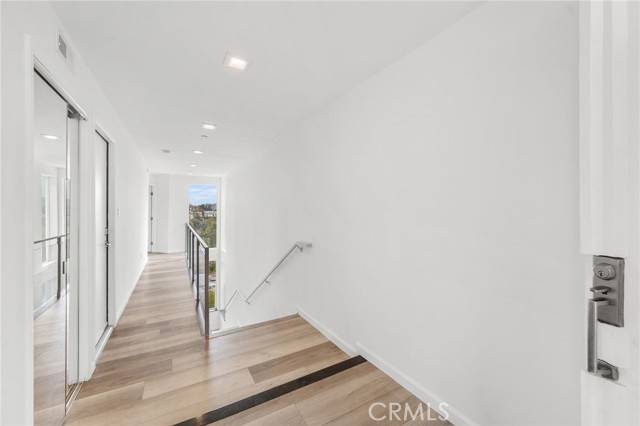 5220 Medina Road, Woodland Hills, CA 91364