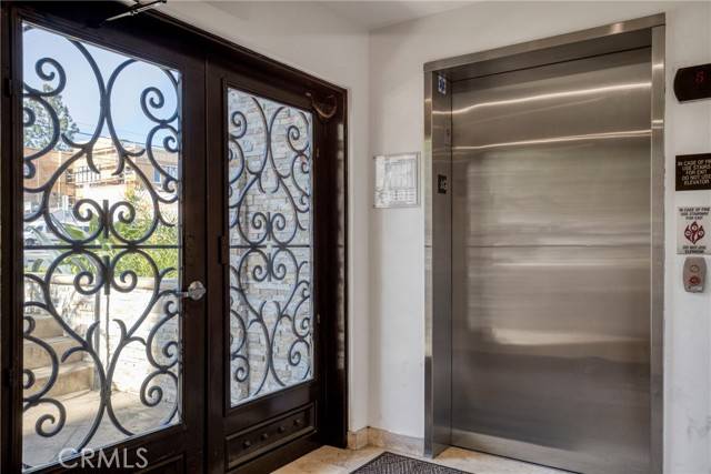 12916 MOORPARK Street #204, Studio City, CA 91406