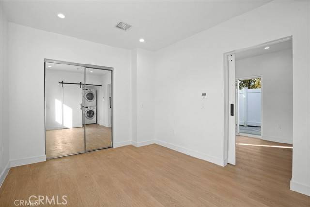 Tarzana, CA 91436,5501 Beckford