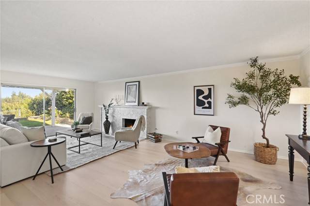 Woodland Hills, CA 91367,5932 Ellenview Avenue