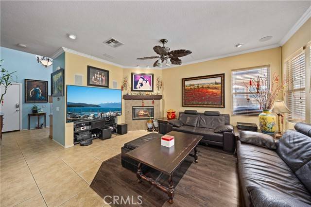 Saugus, CA 91350,28314 Roman Court