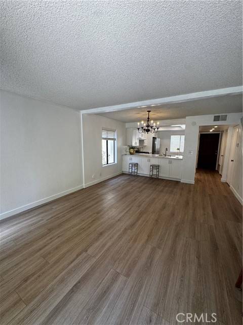 Woodland Hills, CA 91367,5760 Owensmouth Avenue #28