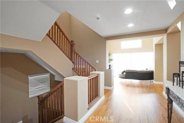 Woodland Hills, CA 91367,5672 N Como Circle