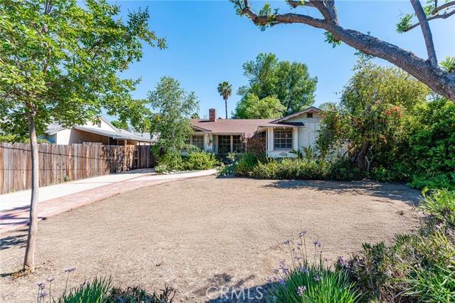 Woodland Hills, CA 91367,23046 Mariano Street