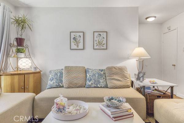 Van Nuys, CA 91405,15155 Sherman Way #14