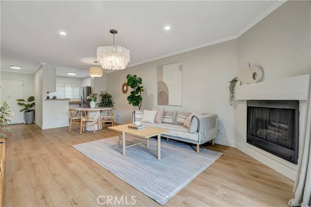 Woodland Hills, CA 91367,5565 Canoga Avenue #107