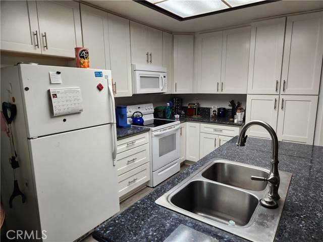 10407 Larwin Avenue, Chatsworth, CA 91311