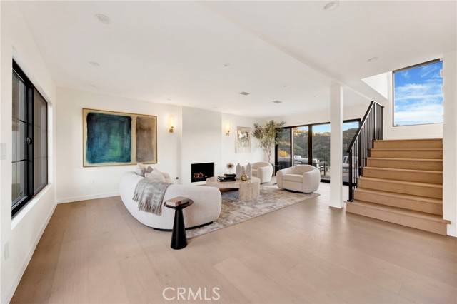 Woodland Hills, CA 91364,4335 Chaumont Road