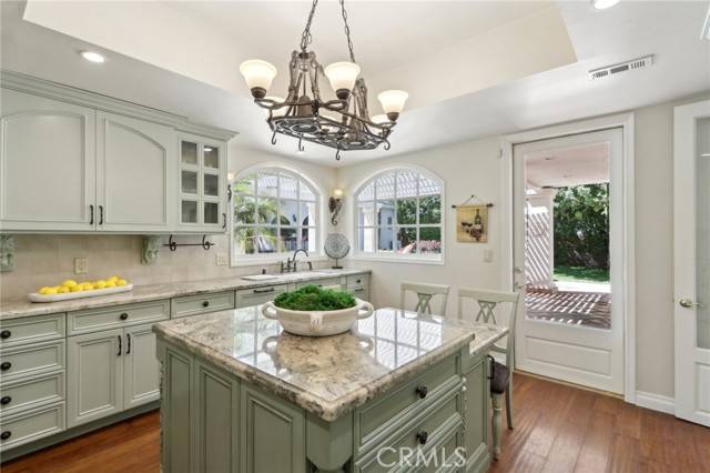 Woodland Hills, CA 91367,5347 Hinton Avenue