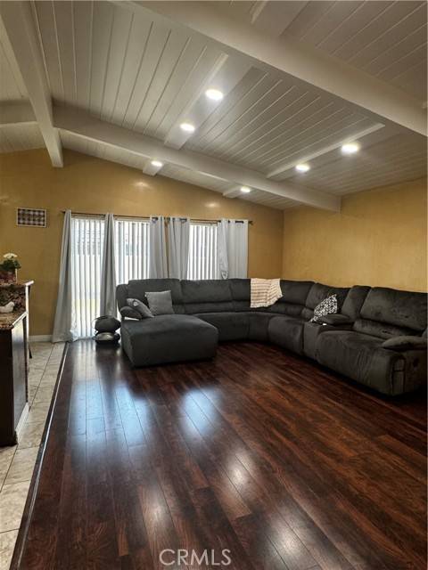 San Fernando, CA 91340,12968 Vaughn Street