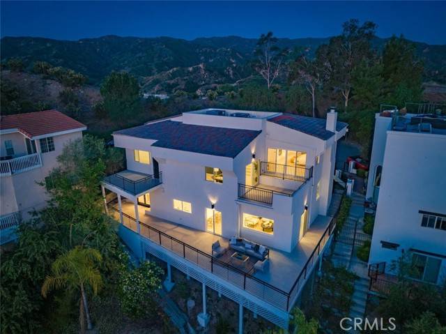Newhall, CA 91321,23835 Bella Vista Drive
