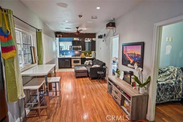 Van Nuys, CA 91406,15514 Lull Street