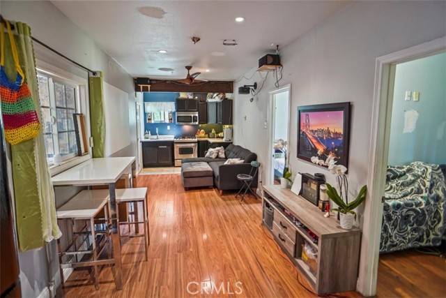 Van Nuys, CA 91406,15514 Lull Street