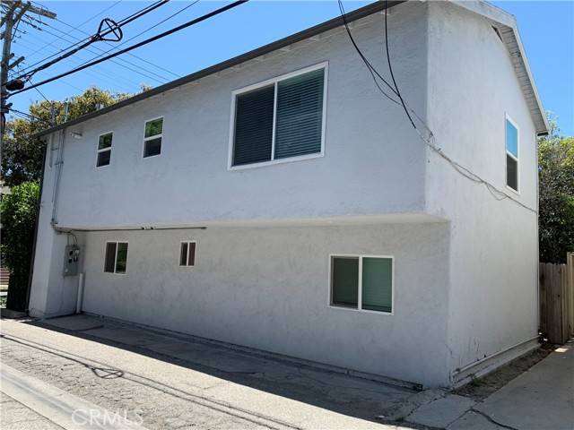 Los Angeles, CA 90025,11565 Iowa Avenue