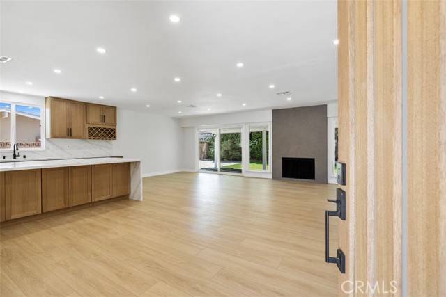 Canoga Park, CA 91303,22306 Marlin Place