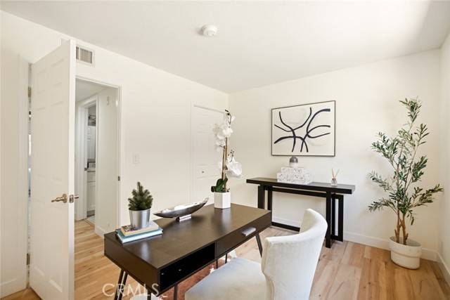 Van Nuys, CA 91405,14803 Vanowen Street #9