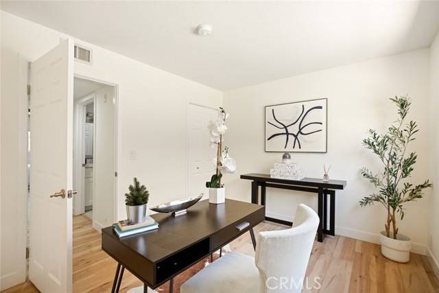 Van Nuys, CA 91405,14803 Vanowen Street #9