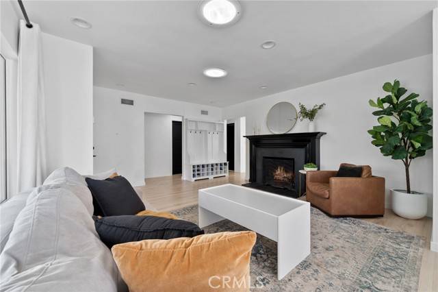 Sherman Oaks, CA 91423,14332 Roblar Place