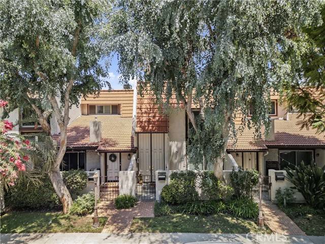 22255 Erwin Street, Woodland Hills, CA 91367