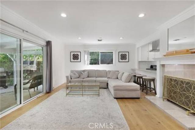 Woodland Hills, CA 91303,22335 Kittridge Street