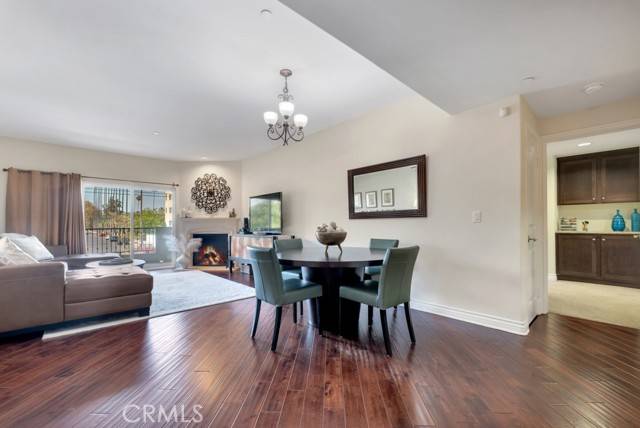 Sherman Oaks, CA 91423,13200 Moorpark Street #201
