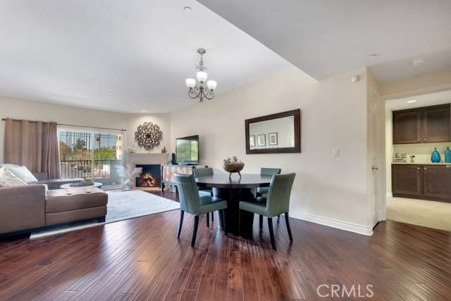 Sherman Oaks, CA 91423,13200 Moorpark Street #201