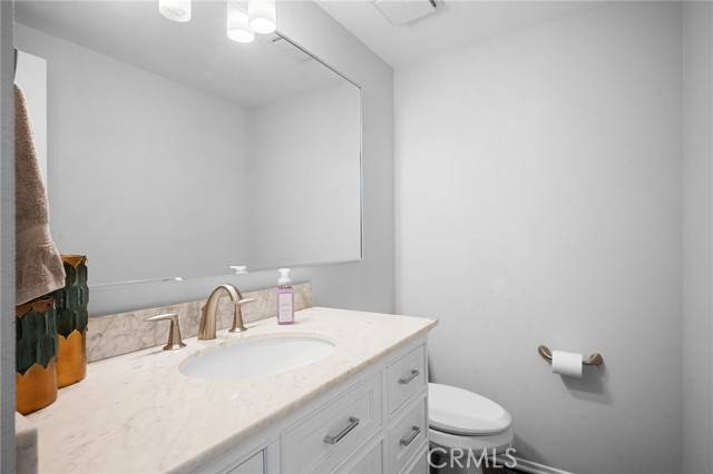Woodland Hills, CA 91367,21930 Marylee Street #102