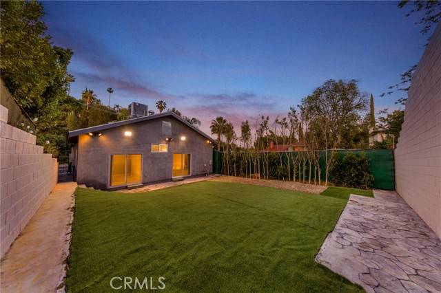 Tarzana, CA 91356,19626 Rosita Street