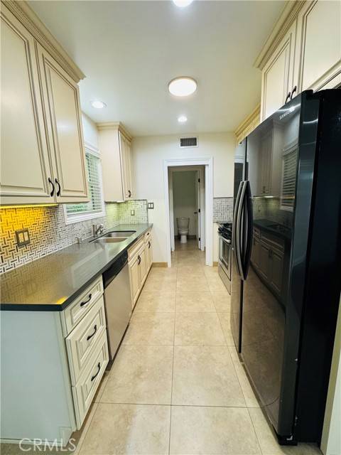 West Hills, CA 91304,7923 Sedan Avenue