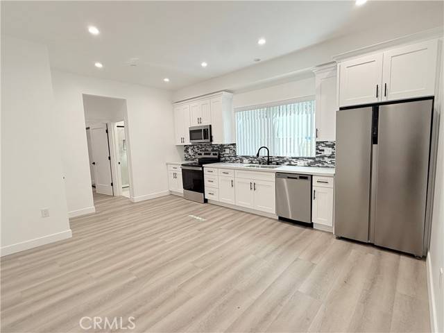 Canoga Park, CA 91304,8418 Owensmouth Avenue