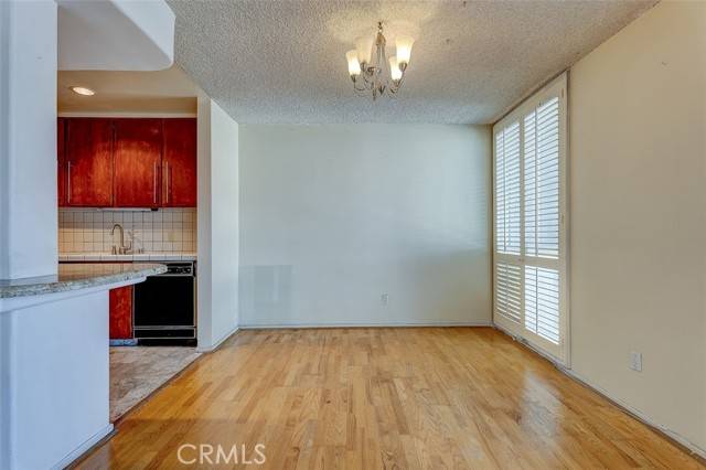 Encino, CA 91316,5454 Zelzah Avenue #215