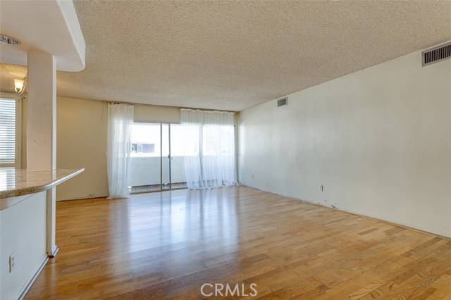 Encino, CA 91316,5454 Zelzah Avenue #215