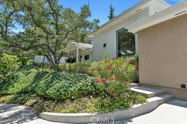 Encino, CA 91436,3843 Hayvenhurst Avenue