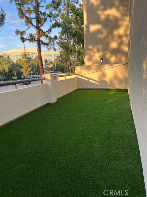 21400 Burbank #116, Woodland Hills, CA 91367