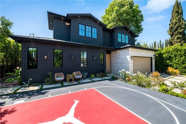 Sherman Oaks, CA 91401,5517 Allott Avenue