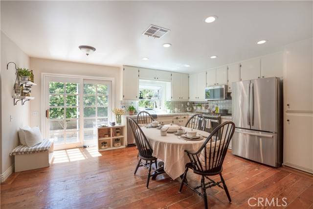 Newhall, CA 91321,23538 Arlen Drive
