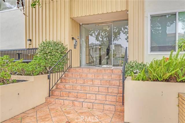 165 N Swall Drive #105, Beverly Hills, CA 90211