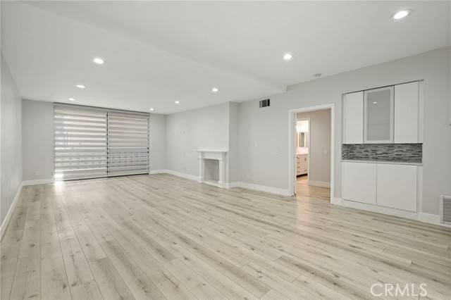 Northridge, CA 91324,19029 Nordhoff Street #103
