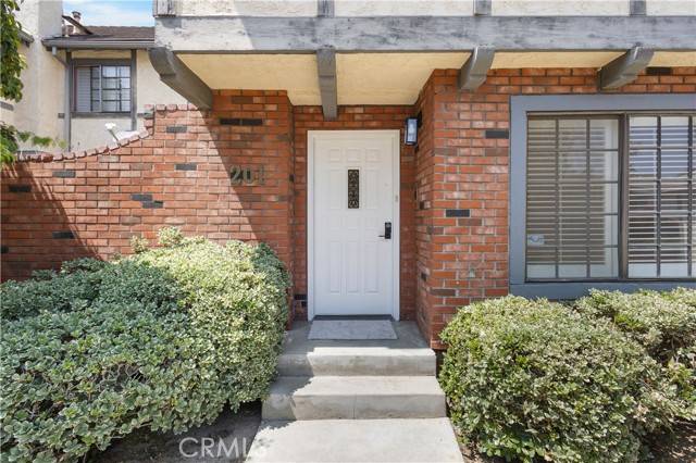 8211 Winnetka Avenue #201, Winnetka, CA 91306