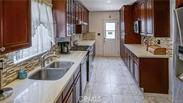 Van Nuys, CA 91406,6418 Whitman Avenue