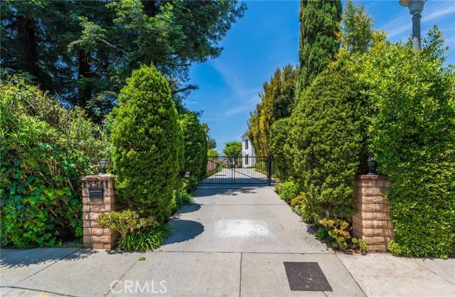 15541 Aqua Verde Drive, Los Angeles, CA 90077